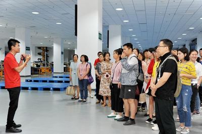 国企开放日走进同仁堂 新零售赋能中药饮片，引领健康产业“新玩法”